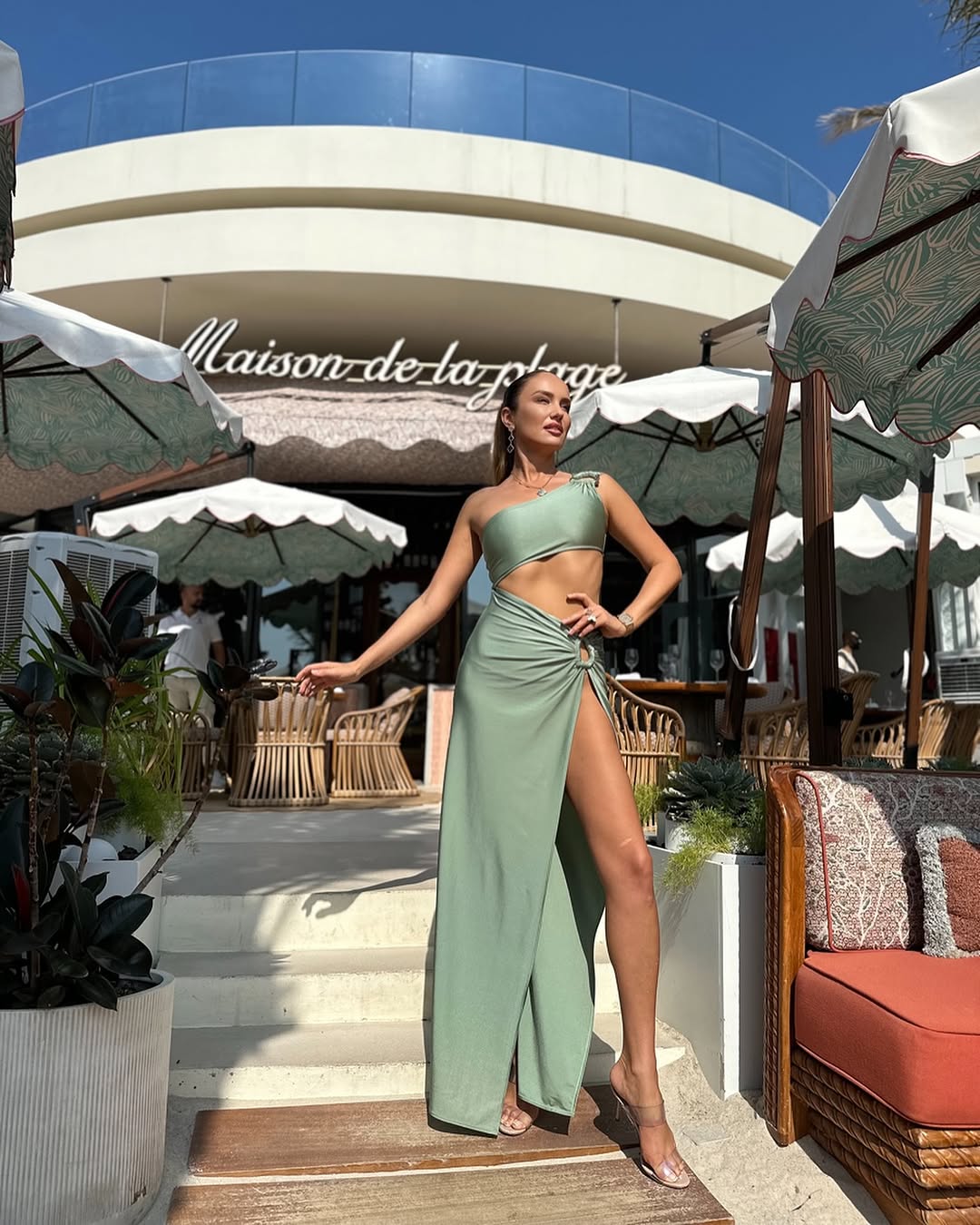 Sandales Amina Muaddi Brito - Taille 41 - Transparentes Et Stylées - Neuves Sans Boîte