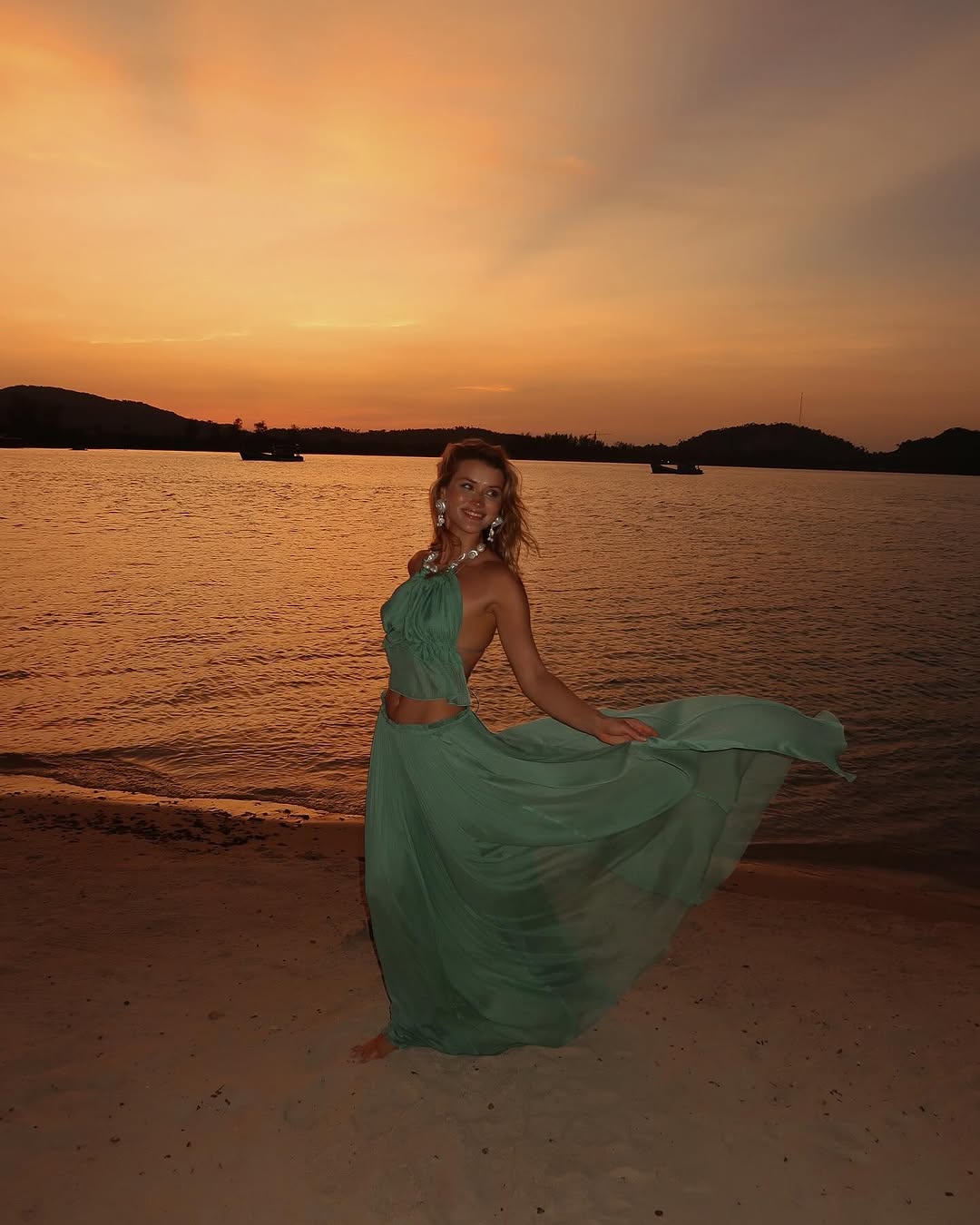green emerald velvet dress Cedar City Maxi Dress in Mint/Mint main image 0