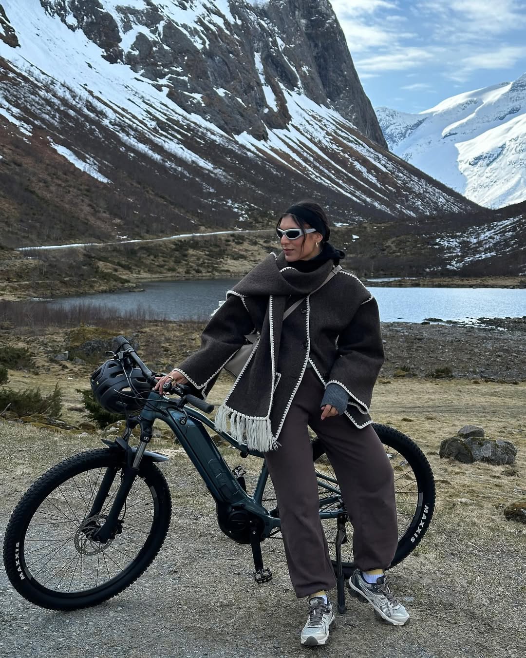 ロンハーマン　suziekondi TINOS SLIM TRACK PANT The Tinos Slim Track Pants in Velour – Suzie Kondi